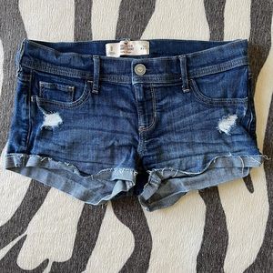 Hollister low rise distressed short shorts.